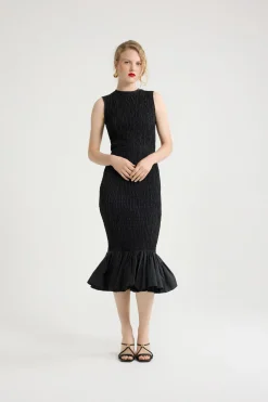 Gesmoktes Fischschwanz-Midikleid aus recycelter Faille