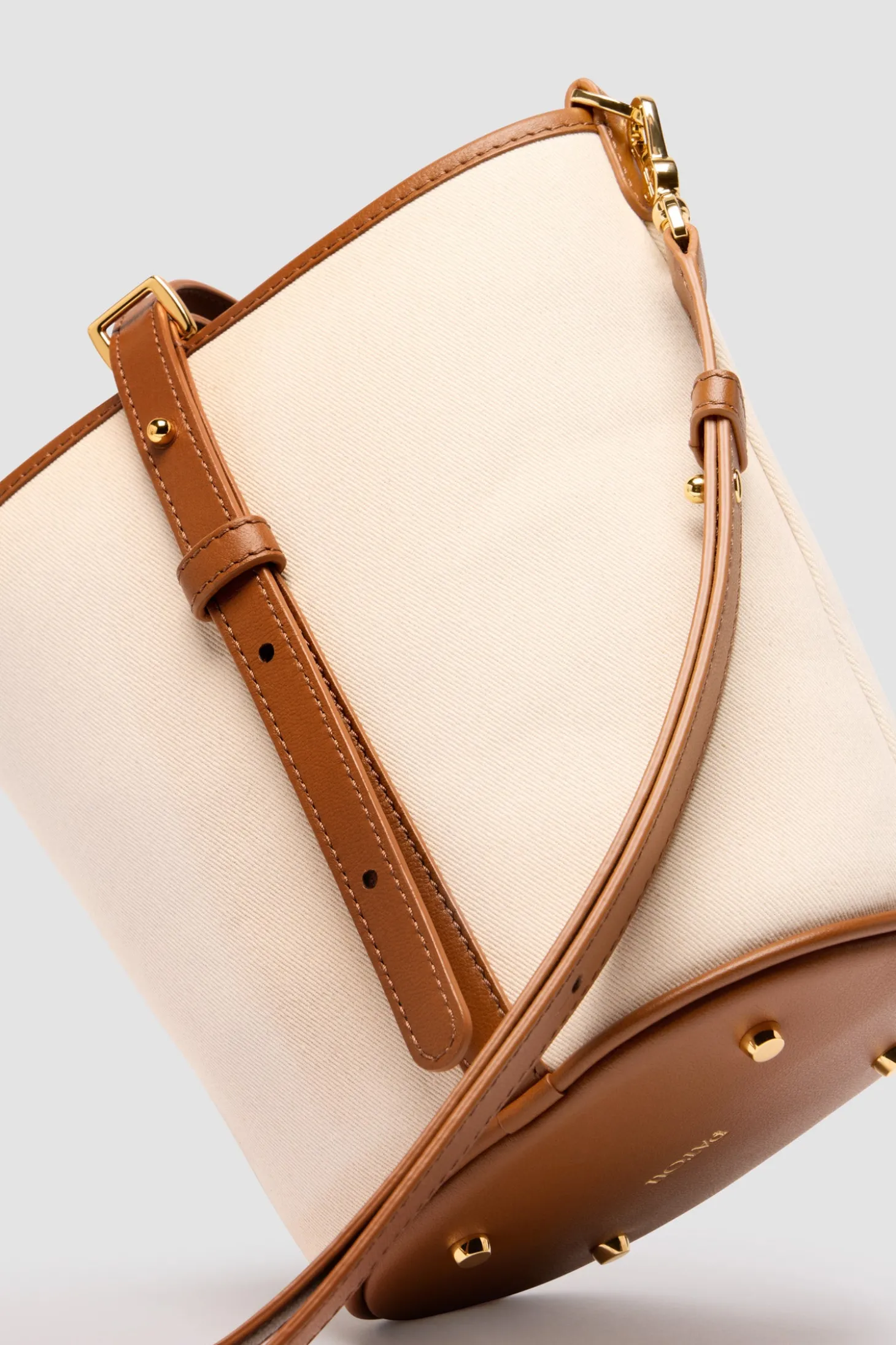 Kleine JP Beuteltasche aus Leder und Canvas