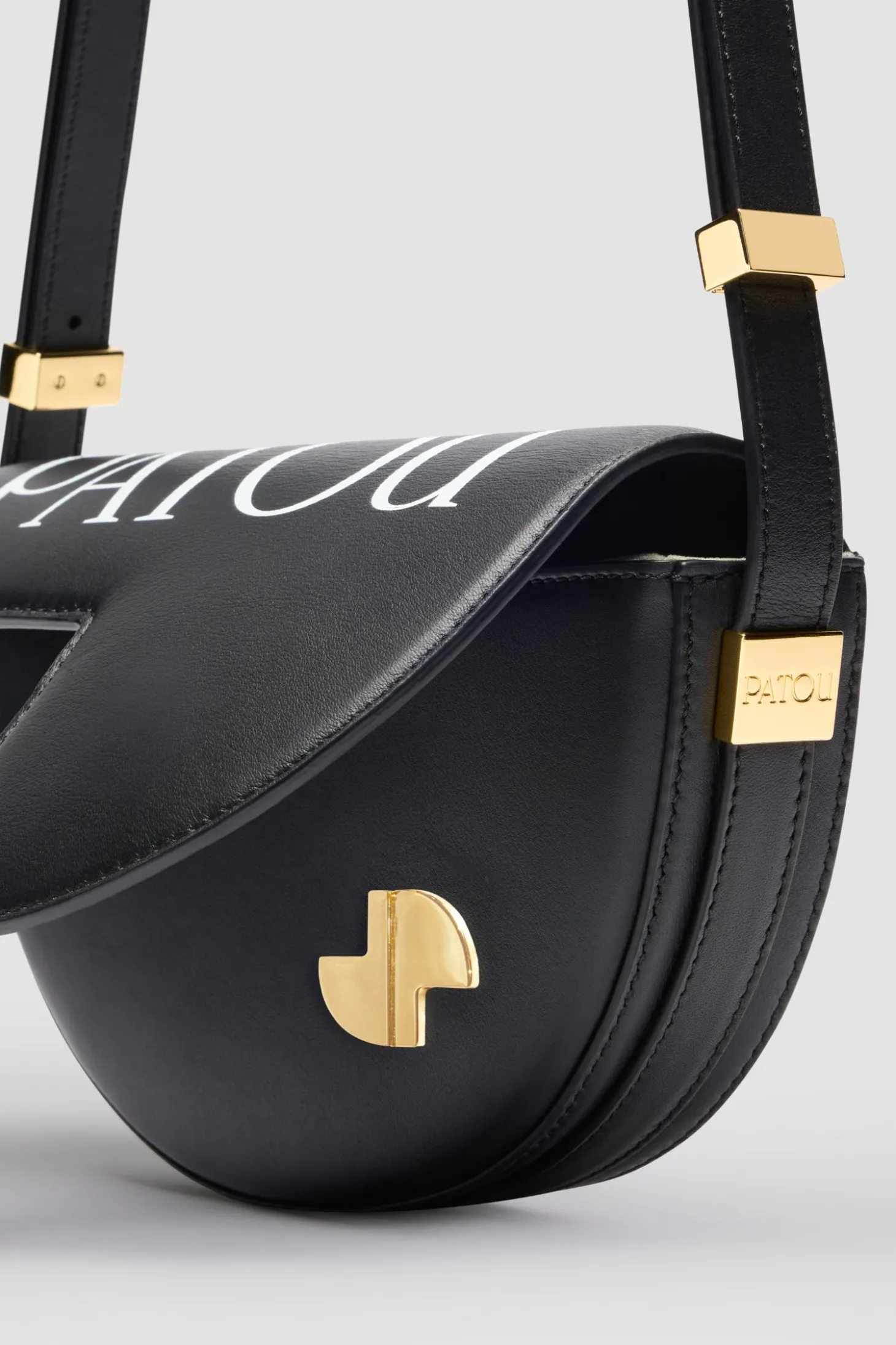 Le Petit Patou Logo Tasche aus Leder