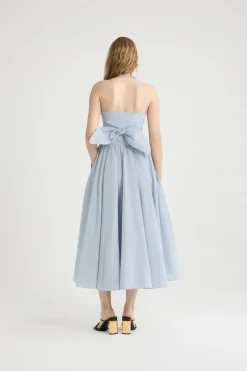 Maxikleid mit Neckholder aus recycelter Faille