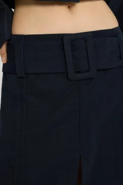 Midirock mit Gürtel aus leichtem recyceltem Nylon