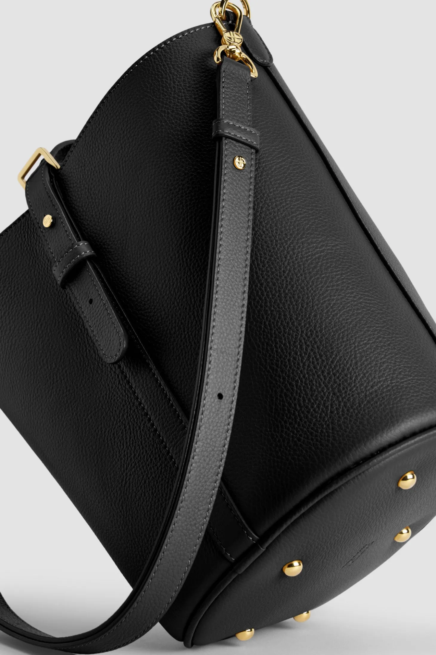 Mittelgroße JP Beuteltasche aus Leder