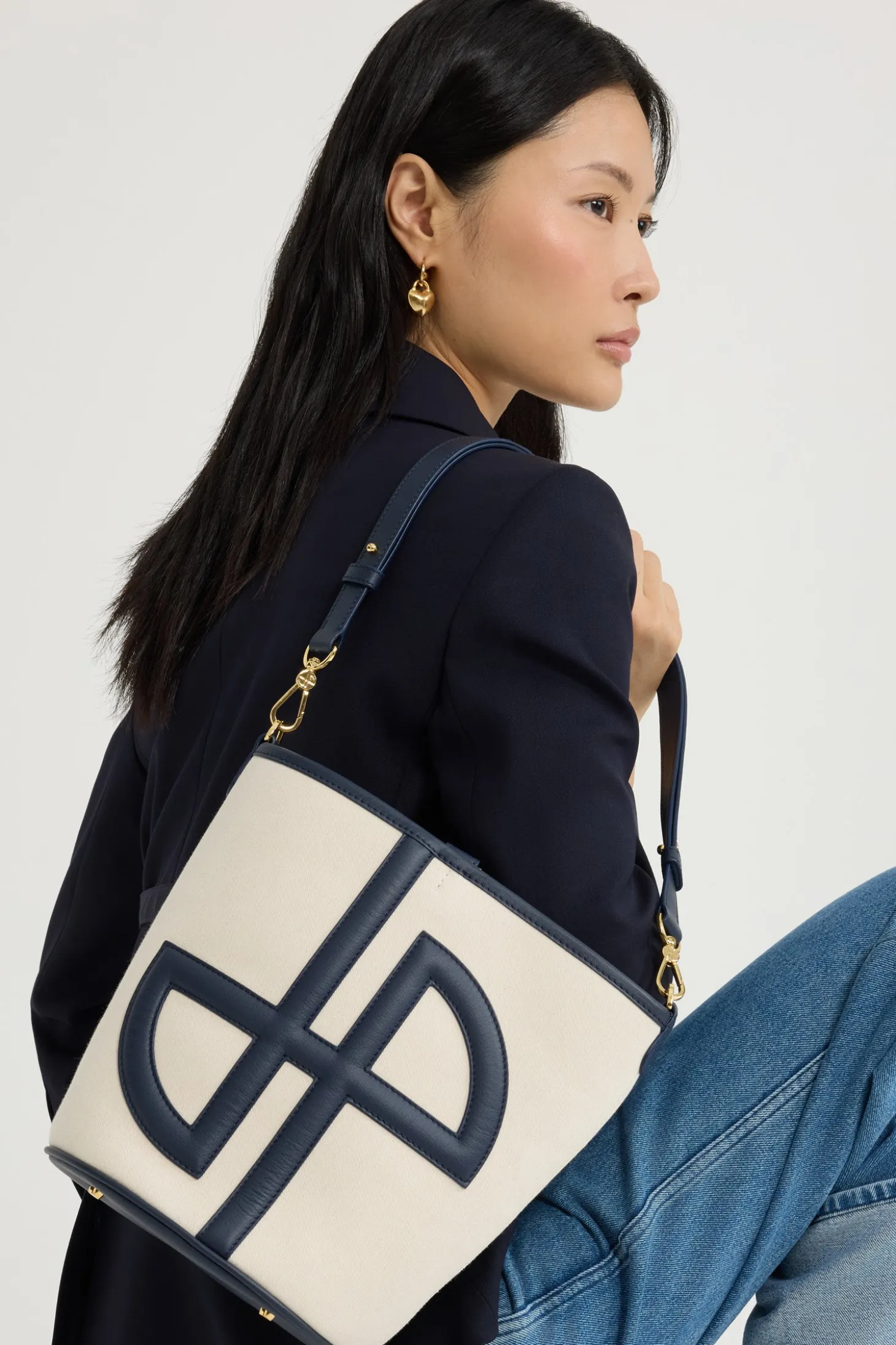 Mittelgroße JP Beuteltasche aus Leder und Canvas