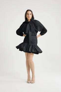 Voluminöses Minikleid mit Ärmeln aus recycelter Faille