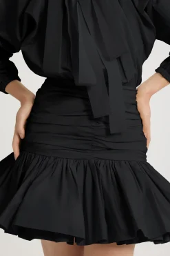 Voluminöses Minikleid mit Ärmeln aus recycelter Faille