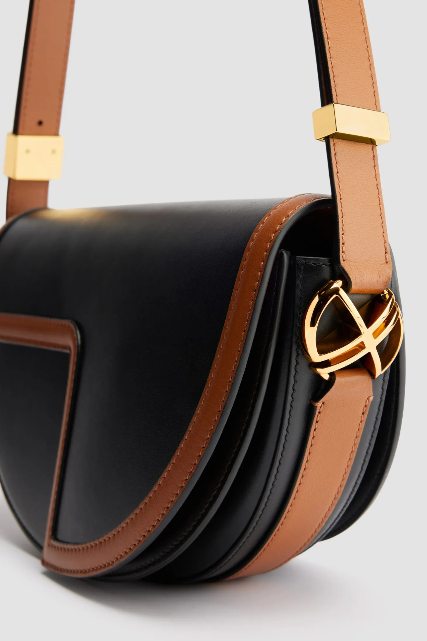 Zweifarbige Tasche Le Patou aus Leder